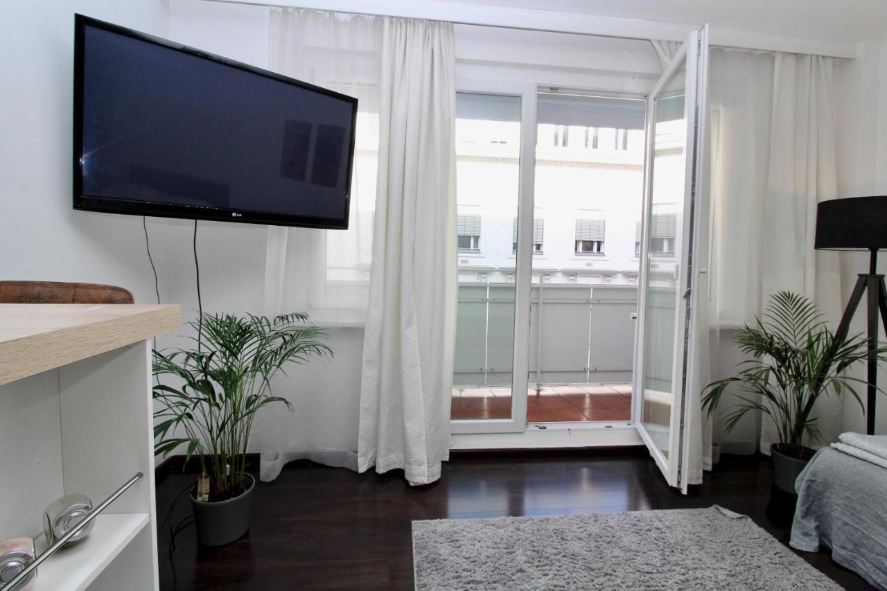 Balcony Apartment - Next To Opera Вена Экстерьер фото